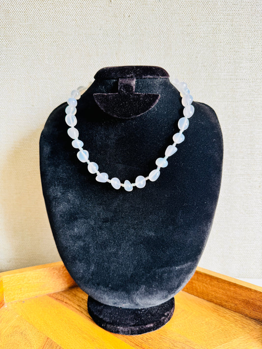Short Natural Stone Necklace - Milk stone