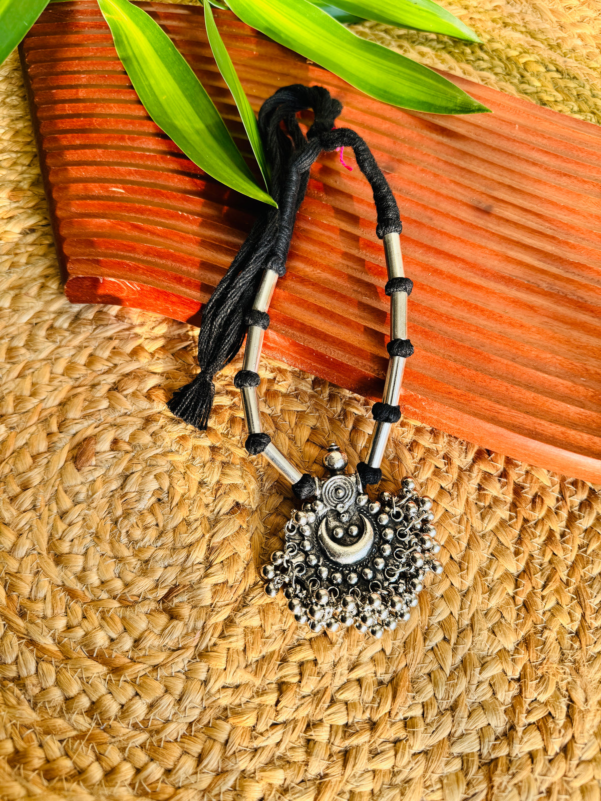 Oxidised silver thread necklace - Black
