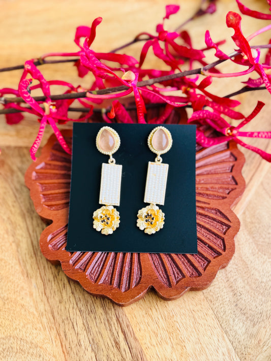 Pearl statement earring