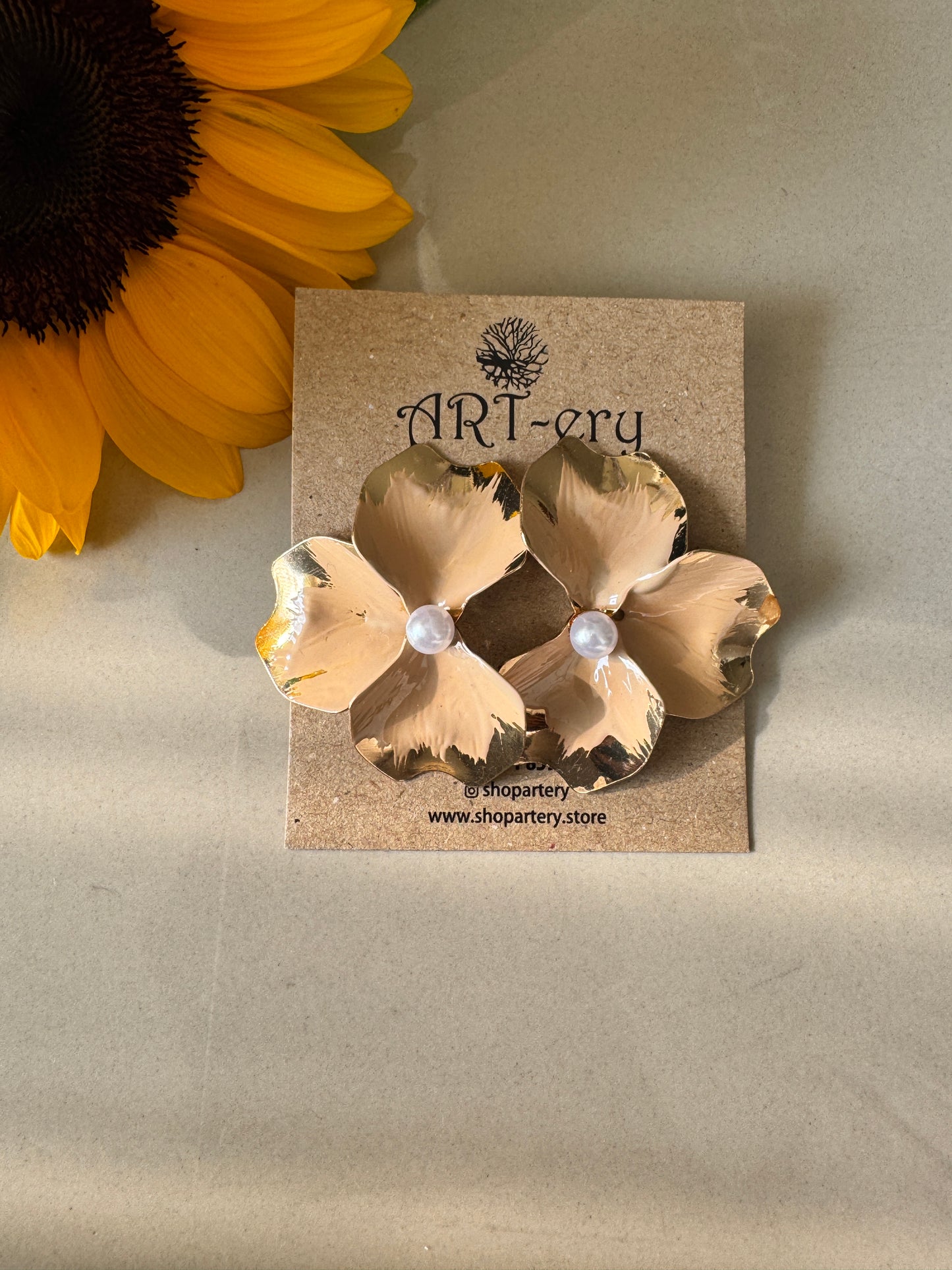 Anti tarnish statement gold earrings - Pastel beige