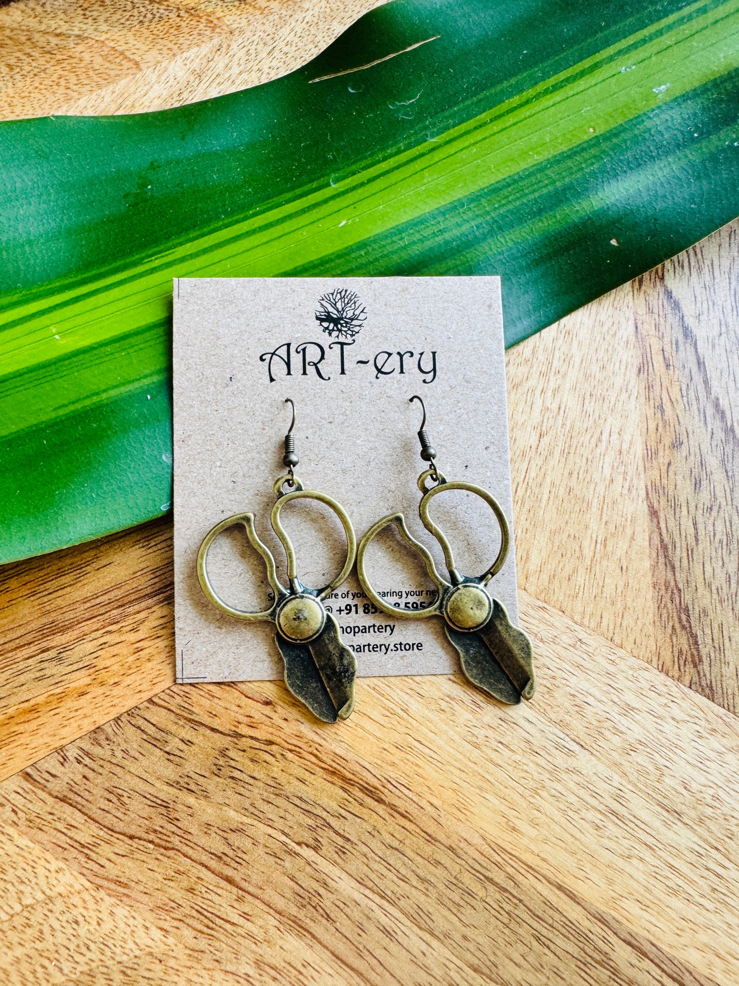 Miniature earring - scissors