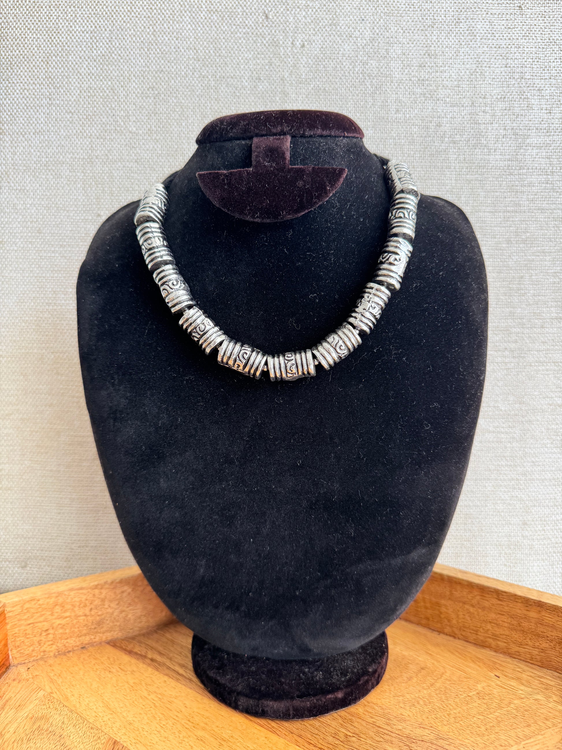 silver choker necklace 