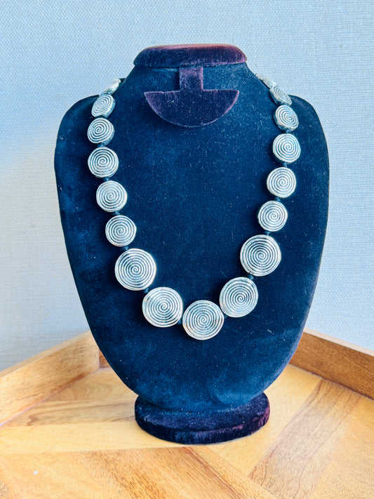 Statement metal necklace with adjustable cord - Silver