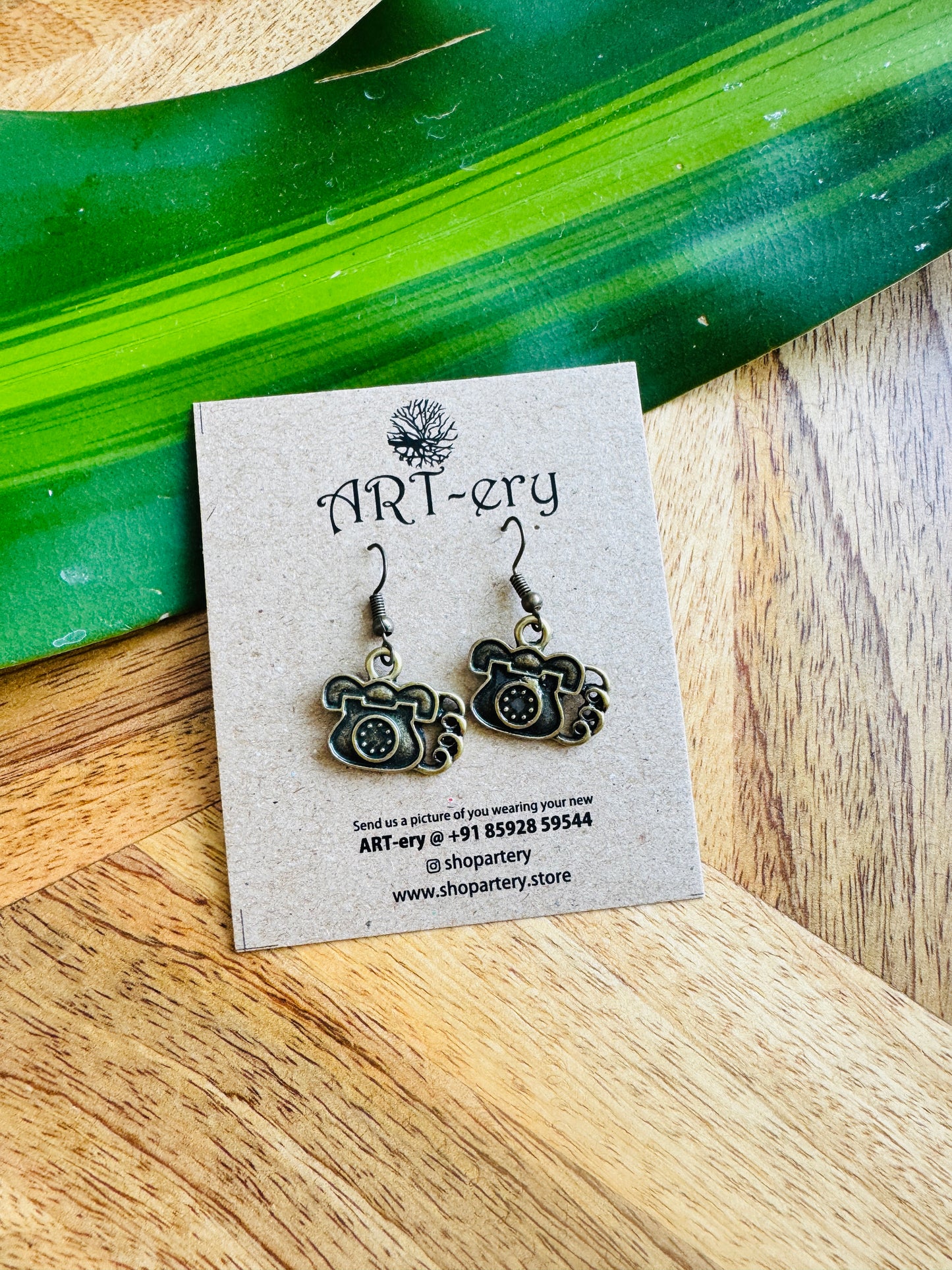 Miniature earring - Telephone