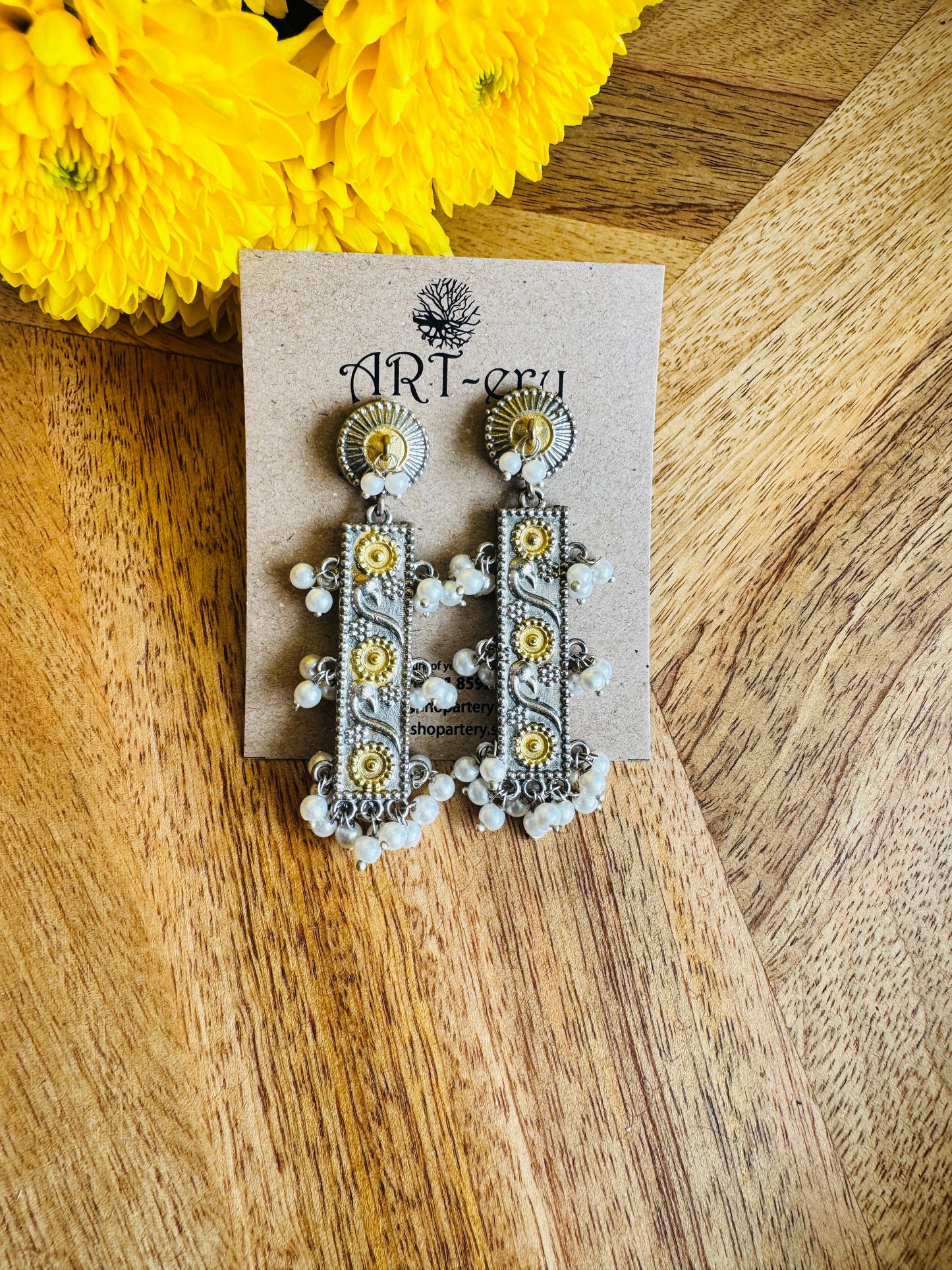 Two tone dangler oxidised silver earring