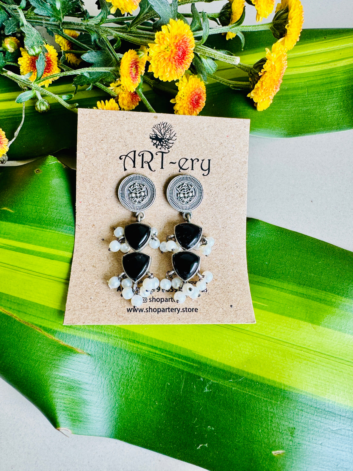 Dangler with cluster pearl - Black