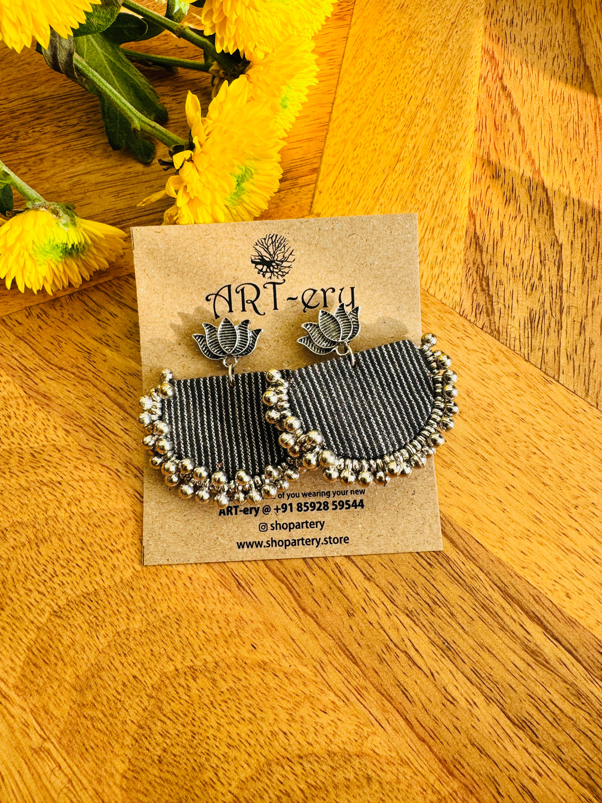 Fabric earrings -  Black thin stripe