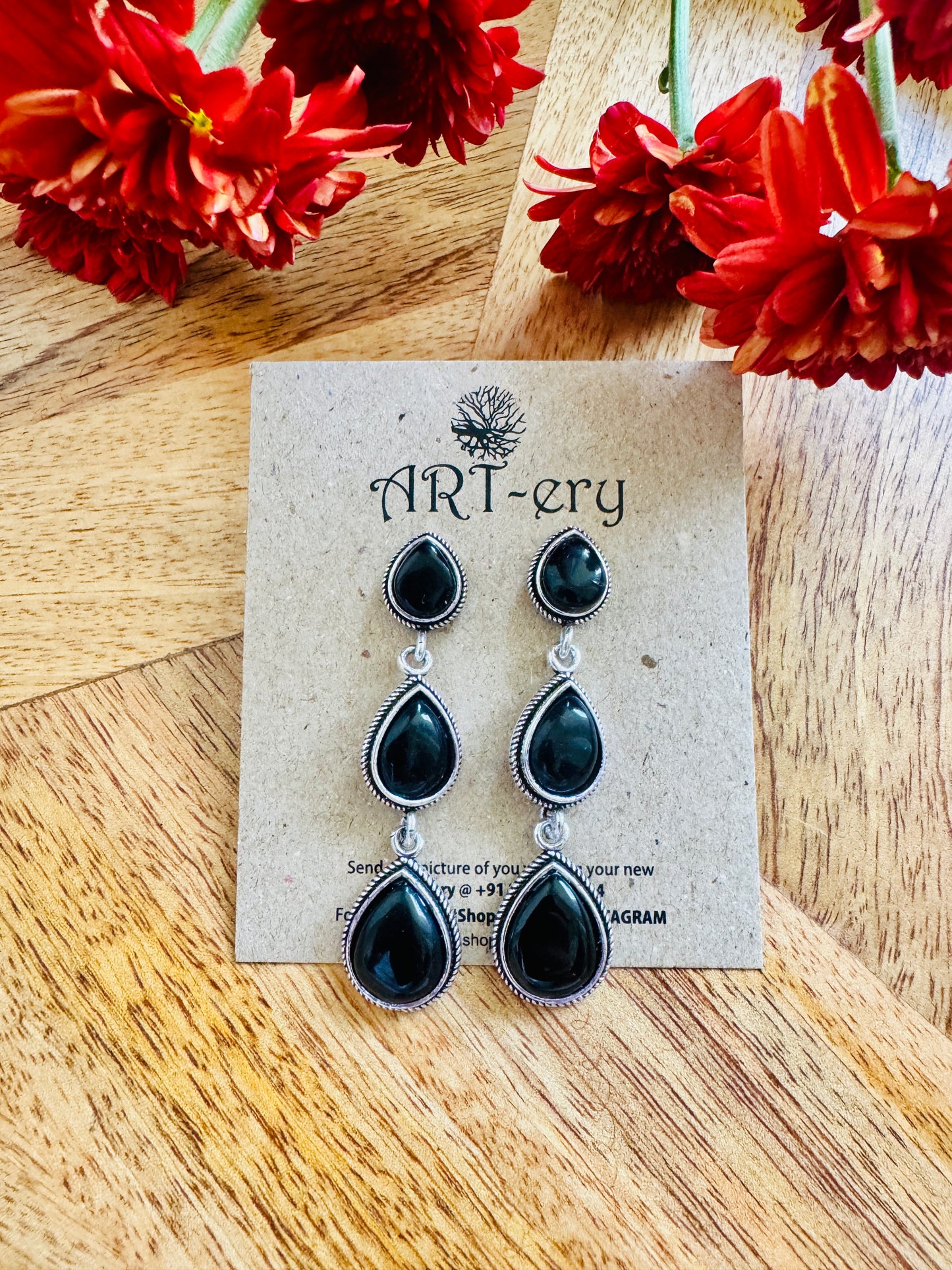 Triple tear drop earring - Black
