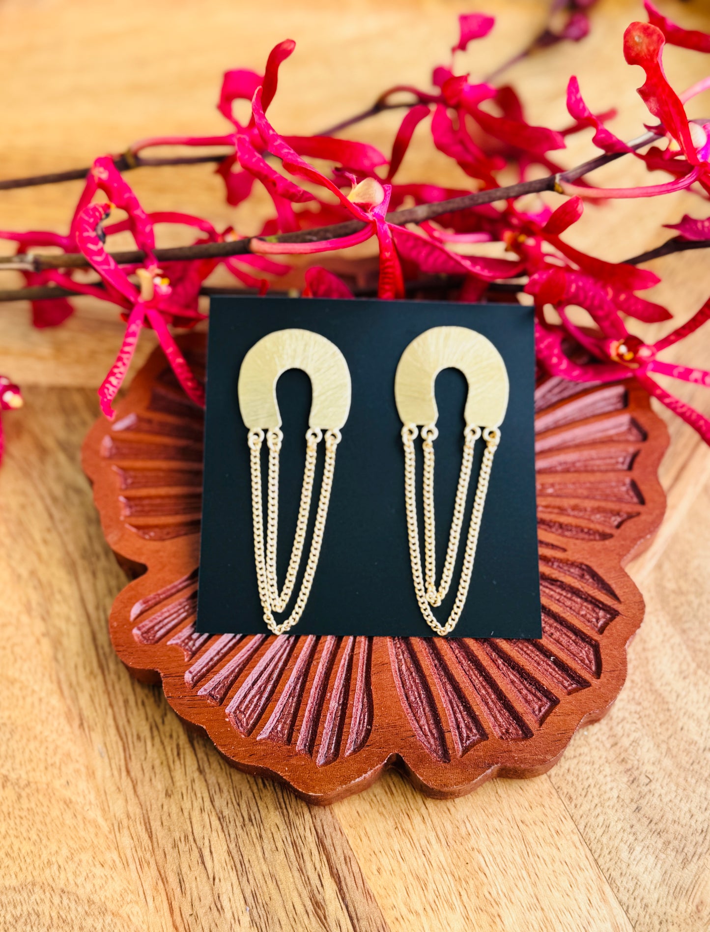 Brass dangler with chain detailing