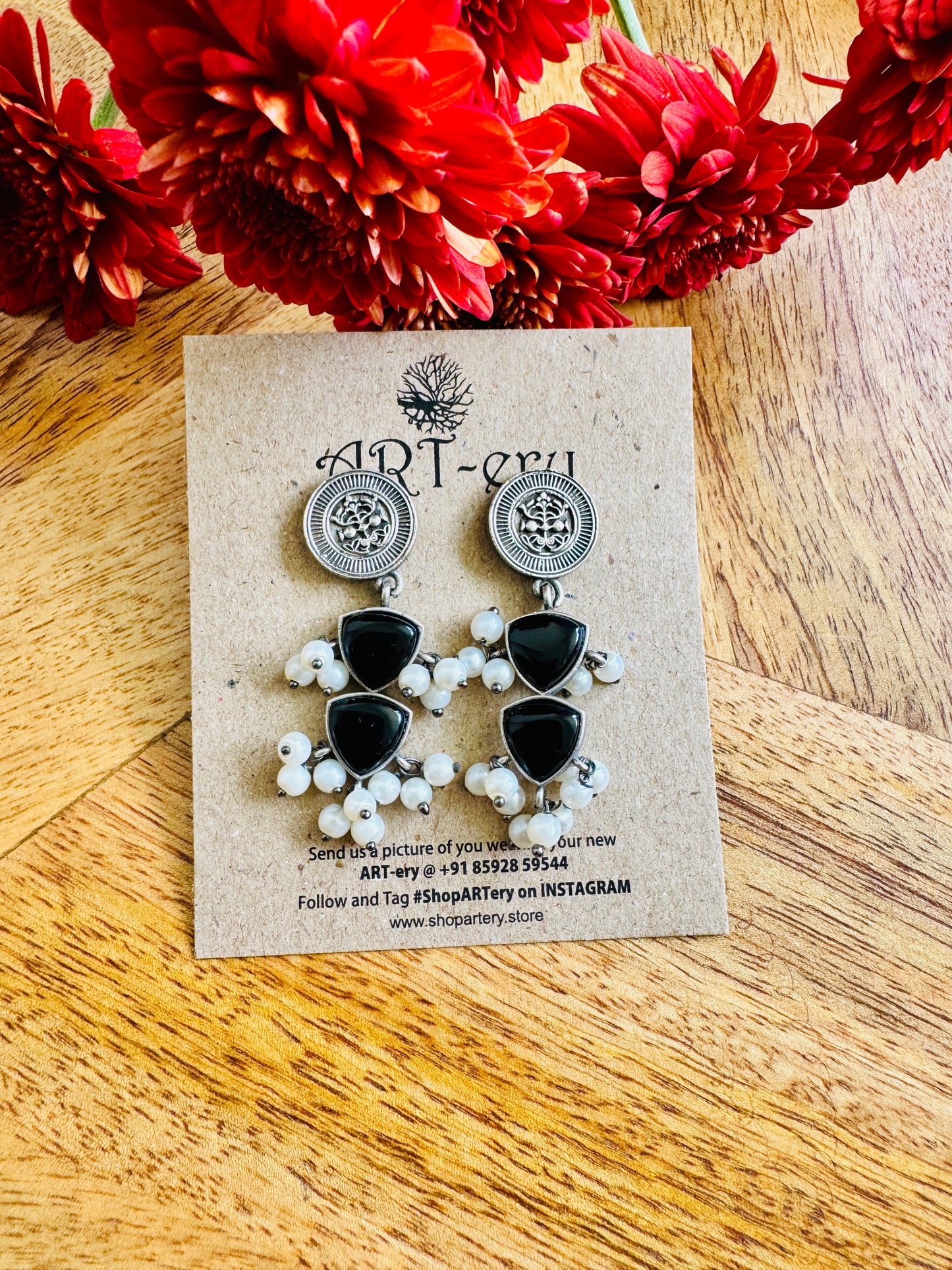 Dangler with cluster pearl - Black