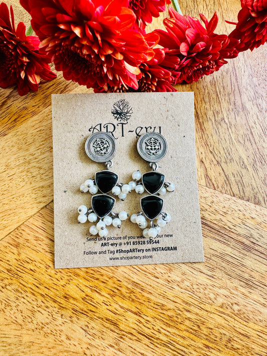 Dangler with cluster pearl - Black