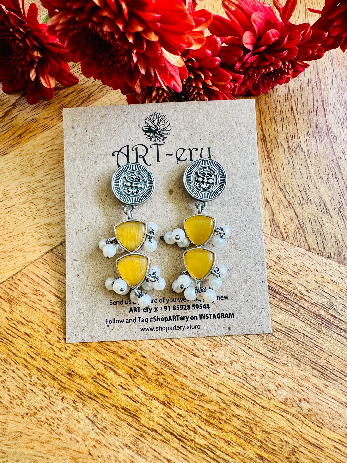 Dangler with cluster pearl - yellow