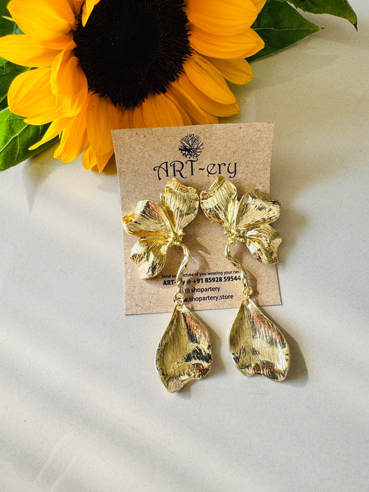 Anti tarnish statement Floral feminine earrings