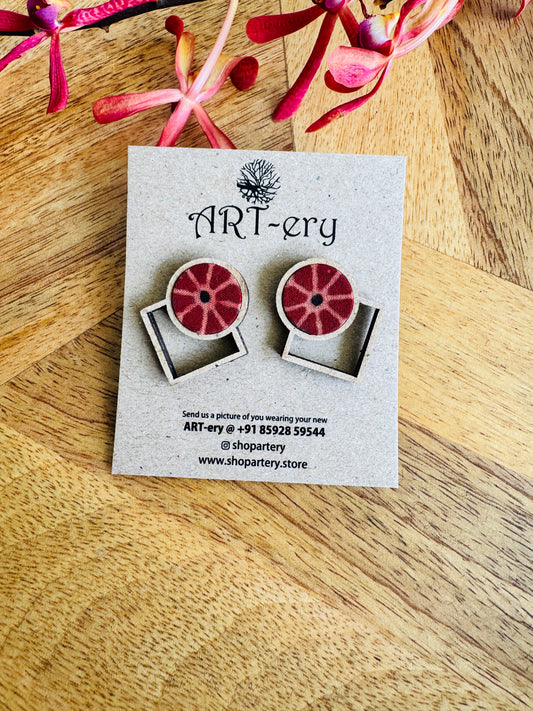 Lightweight fabric stud with wooden detailing -