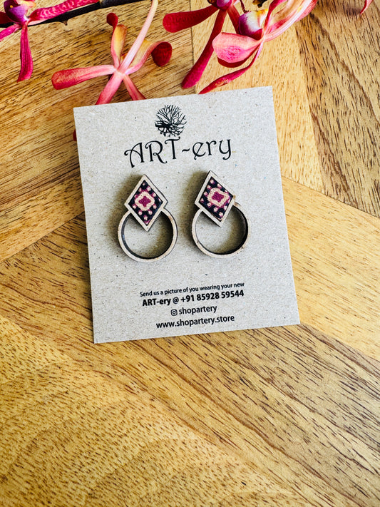 Lightweight fabric stud with wooden detailing -
