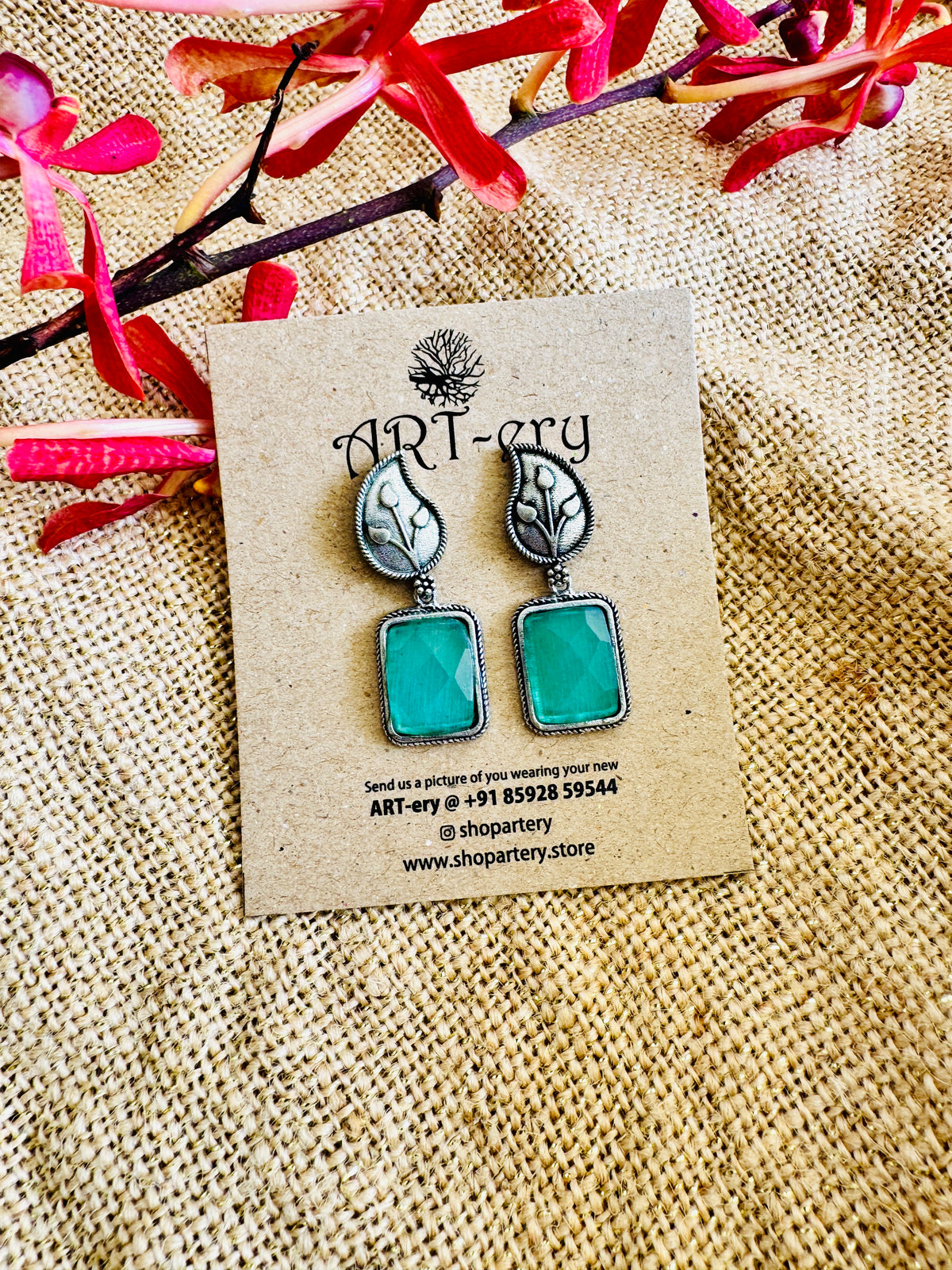 Leaf Design Lightweight Stone Earrings - Sea green