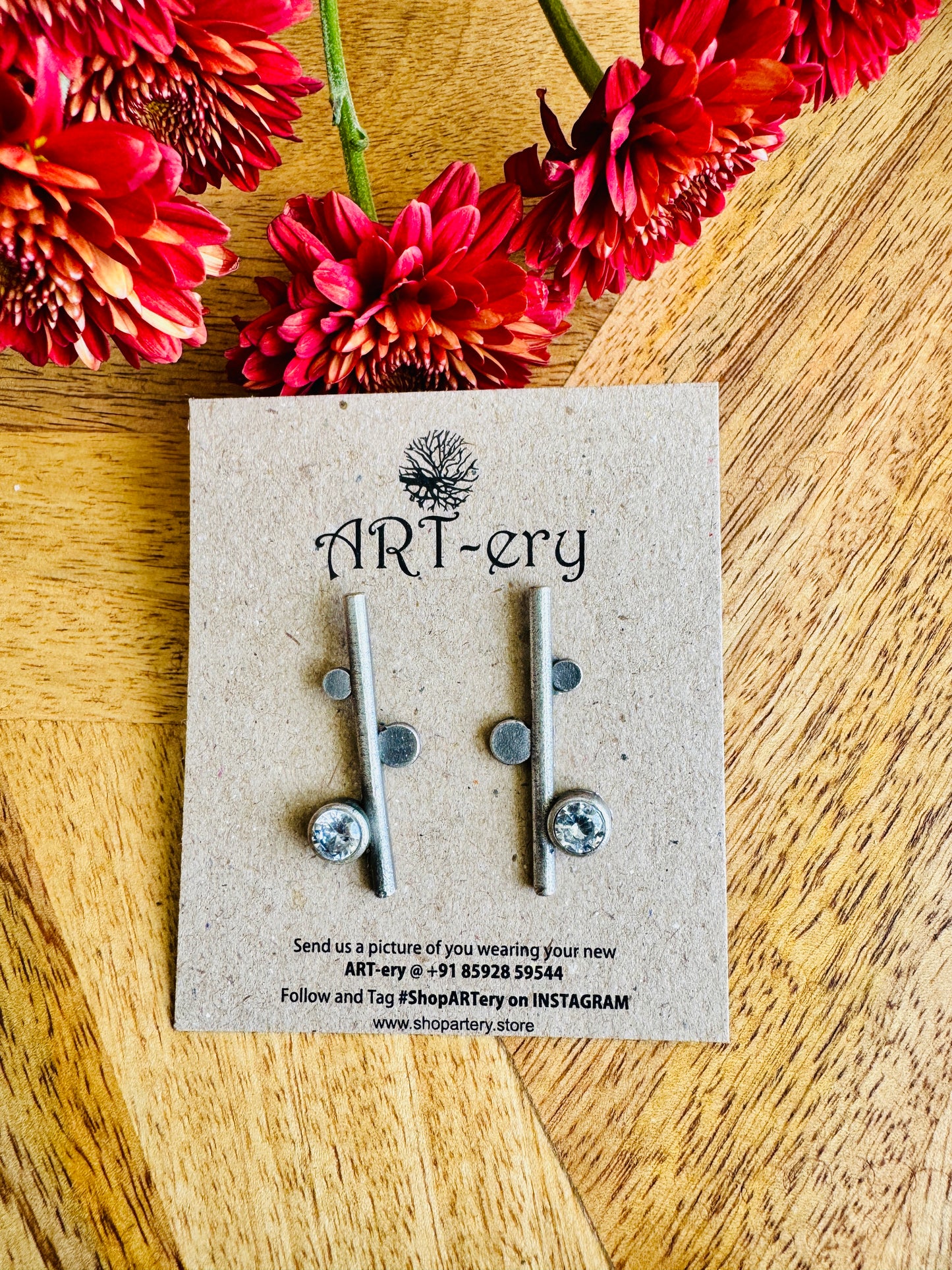 Oxidised silver earrings bars - White