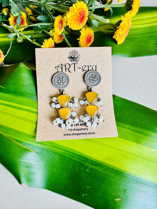Dangler with cluster pearl - yellow