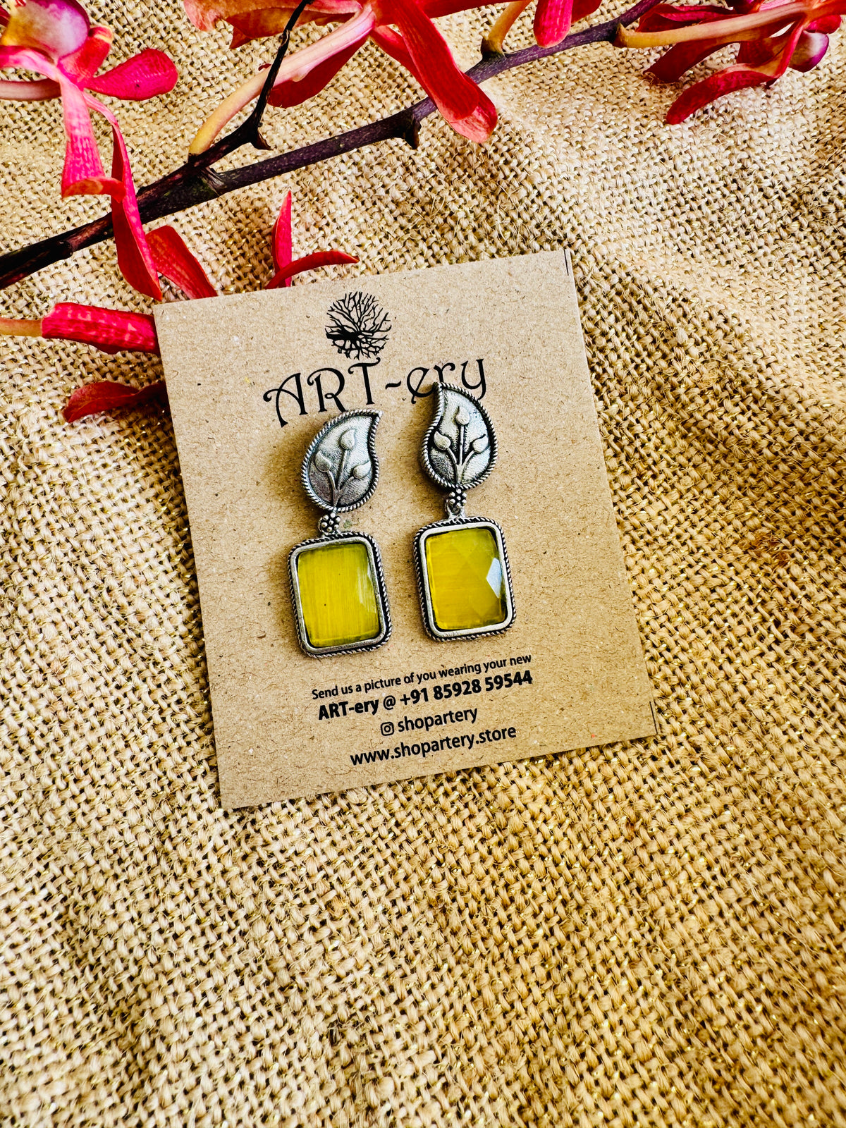 Leaf Design Lightweight Stone Earrings - Yellow
